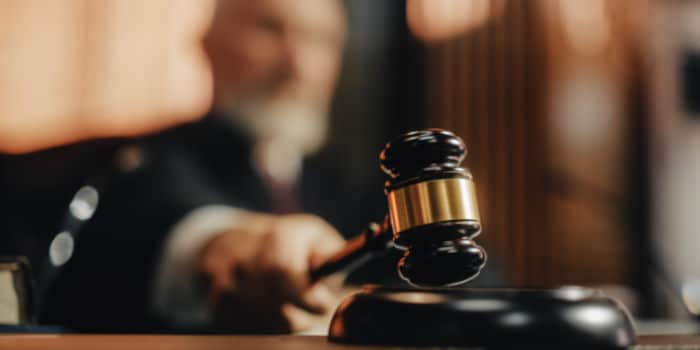 密歇根州对两名男子因经营非法博彩活动判刑